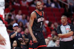 KD本赛季球权使用率26.4%生涯最低 场均出手16.5次 平生涯最低