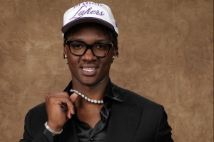 【菜鸟】湖人蒂耶罗首秀4分 黄蜂34号秀13分7板 克尼佩尔10中3