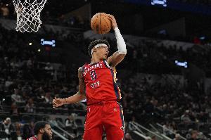 【菜鸟】克尼佩尔费尔斯皆砍24分 科比·桑德斯17分 弗拉格15分