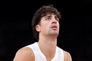 阿夫迪亚：第四节绝杀球是我的错 浪费了太多时间&贸然出手三分