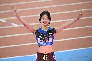 又美又强全运女子跳高冠军邵雨琪，颜值超高还是清华研究生