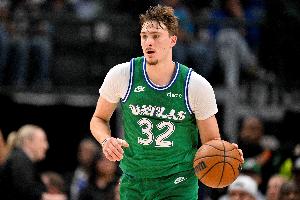 克里斯蒂：弗拉格身体对抗篮下终结篮板嗅觉都很棒 还命中关键球