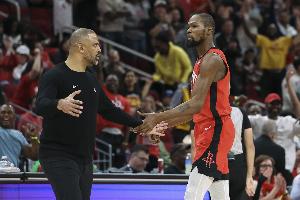 杜兰特具体啥原因缺阵？乌度卡： 大家都可以按自己的想法去猜测