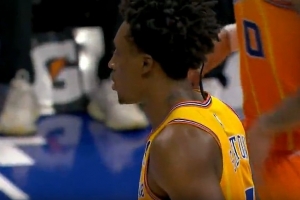 还有机会！塞克斯顿不讲理三分压哨再中 黄蜂10-0追到差2分！