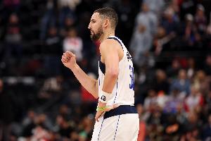 火力差距大！克莱下半场命中6记三分 快船全队仅命中3记