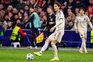 欧冠5连败！贾府后卫板仓滉：比赛前一天通知我踢后腰，我很震惊