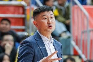 20分算个X啊？！杜锋：对于现代篮球来说 20分差距算不上什么！