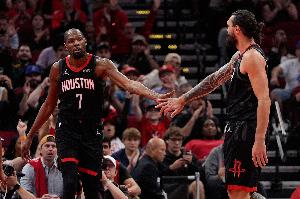 KD：亚当斯常青树般的生涯令人惊叹 作为大个他时刻都在承受冲击