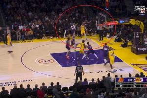 重大失误！末节湖人进攻时表停了整整一个回合 太阳替补席都疯了