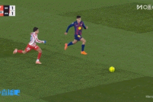 马丁飞铲小西蒙尼，主裁出示黄牌