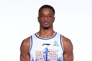 就靠你打了！纳托尔12中7拿到20分5板2助1断