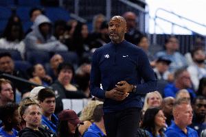 莫斯利：我们只打了8分钟好球 比赛不是一盏灯无法随时切换状态