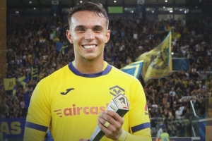 莫雷托：国米和那不勒斯关注维罗纳前锋吉奥瓦尼·桑塔纳