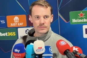 刮掉胡子状态回归！图片报：队内戏谈诺伊尔此前失误或因倒霉胡子