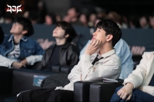 JDG晒照：以一组帅照收尾 希望今天全明星冰雪节大家看得开心！