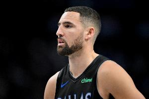 指望不上！克莱17分钟7投仅1中拿3分5板 三分5中1