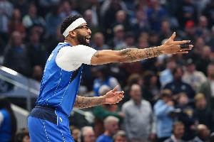 不容易！浓眉垃圾时间终于拿到首分 下一个暂停“打卡下班”