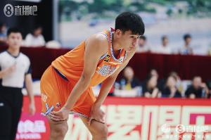 打到最后心态崩了！杨曦皓14投仅1中&三分4中0拿到2分8板