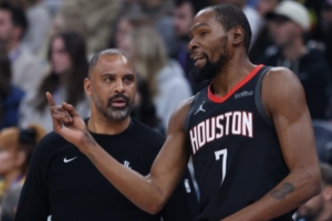 键盘侠|KD交易就是打劫！火箭复兴应记狄龙一功！卡皇plus依旧强