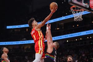 三双有望！杰伦·约翰逊上半场10中7砍下16分7板6助 正负值+11