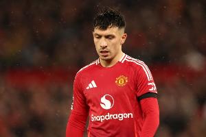 邮报：曼联现役球员与名宿关系差 利马曾因斯科尔斯批评安排见面