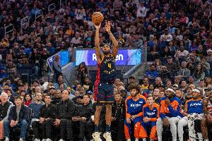 就是要坚决！波杰姆斯基弧顶分球 穆迪毫不犹豫三分出手稳稳命中