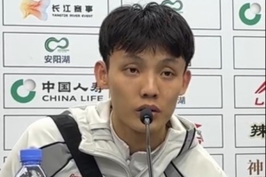 徐杰：很重视这场比赛 第一次来武汉 感受到这座城市对篮球的热爱