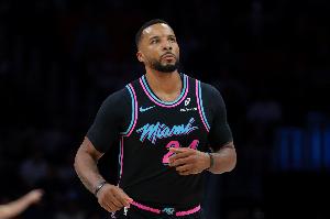 鲍威尔谈节奏放缓：对手针对我们核心点 逼迫角色球员主导进攻