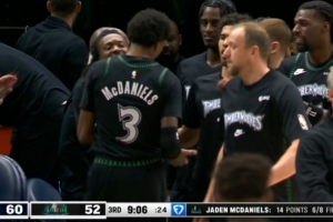 危险的信号！麦克丹尼尔斯里突外投连拿7分打停快船