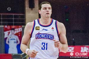 难阻失利！大卫·詹姆斯16中6空砍15分14板8助准三双 也有6失误