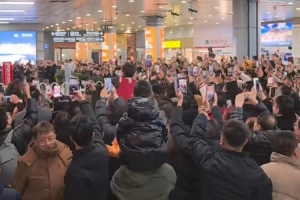 挺壮观！媒体人晒迪亚洛抵达太原场面