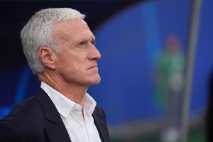 队报：德尚将前往美国，考察明年世界杯法国队的潜在驻地