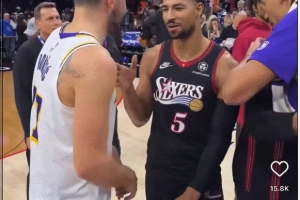 哈里森任期被交易的独行侠队友！东契奇和格莱姆斯赛后寒暄几句