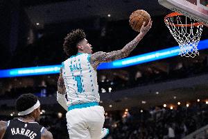 左踝骨挫伤！黄蜂主帅：三球今天缺战掘金 现在是每日观察状态