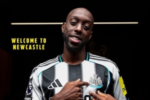 纽卡新援维萨本轮英超替补登场，成队史第1000位在联赛出场的球员