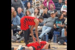 吕佩尔以为比赛暂停&想去关照倒地的杨瀚森 结果裁判没有吹停比赛