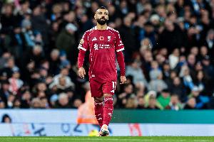 埃及小村庄的男孩成长为巨星，萨拉赫纪录片《永不言弃》今日上线