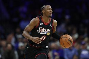 场均31.5分4.7板7.2助！今天76人迎战步行者 马克西因病缺席比赛