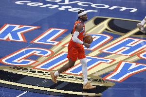 亚历山大：平时没想过三节打卡的事 把省下的体能留到更关键时刻