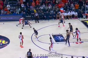 没进联盟前的奥尼尔，也太残暴了吧！谁会不选他当状元呢？