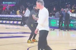 旧金山大学教练：王俊杰攻防两端有多功能性，相信他防守会更好！