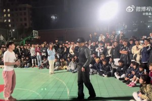 欢迎新援加盟！朱芳雨为崔永熙、萨林杰、麦考尔、奎因发放宏远球衣