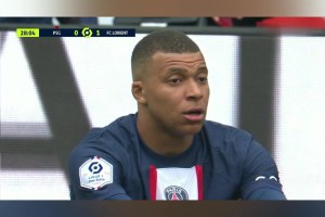 神级变脸！姆总不讲武德偷袭门将破门！对手都懵了！