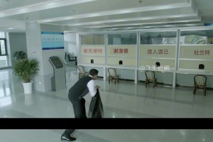 博主实拍：熊猫杯赛前，U22国足新疆两兄弟抓紧时间请教于大宝