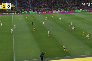 优雅！施洛特贝克造点，埃姆雷·詹主罚打死角入网