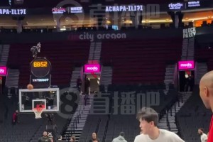 小吧现场直击！杨瀚森赛前热身练顺下暴扣今天有机会登场不？