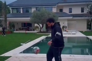 充满艺术感的一球！名场面：慢镜头看孙兴慜的黄金搓射！