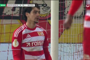 拜仁3-1柏林联合！奥利塞定位球开出，莱特头球自摆乌龙！