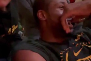 年轻人玩得真花！小佩顿向库明加分享如何和女网友聊骚