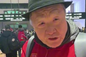 74岁河南老球迷：从94年联赛到现在，这是离冠军最近的一次！